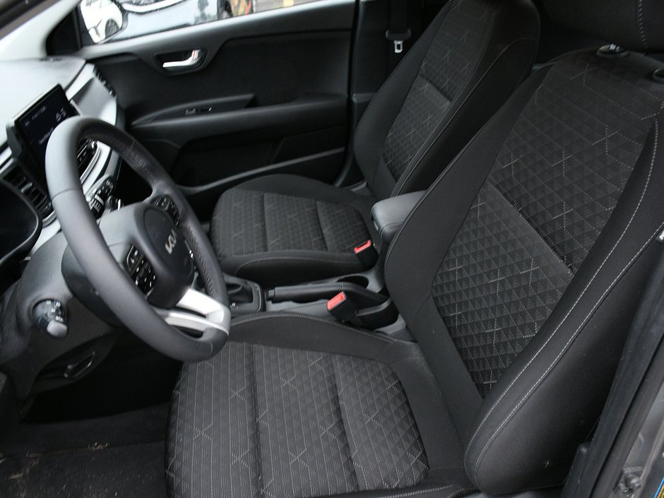 2023 Kia Rio 5-door LX+ Certified| Low Mileage| | Apple Carplay | Android Auto | Backup Camera