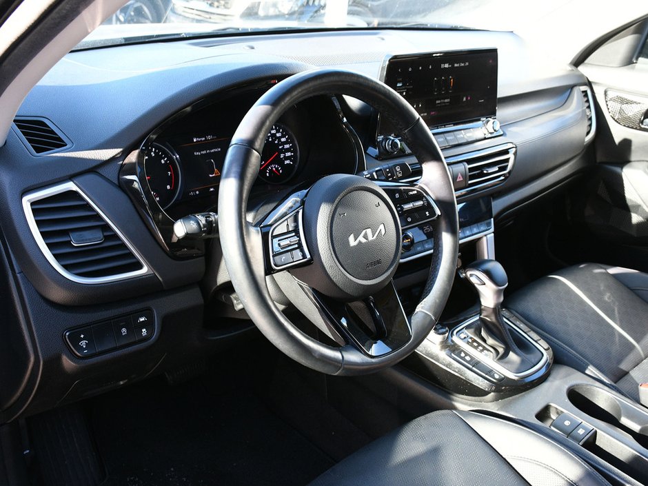 2022 Kia Seltos EX Premium Certified | NAVI | Pano Roof | Backup Camera | Heated Front Seats