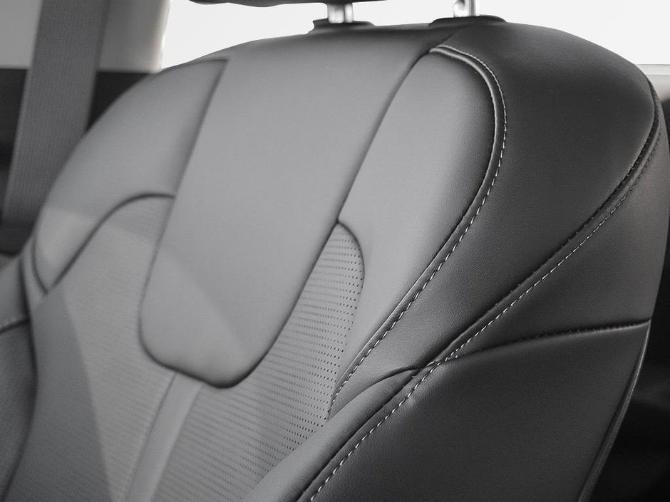 2026 Kia Sorento HEV EX AWD-24