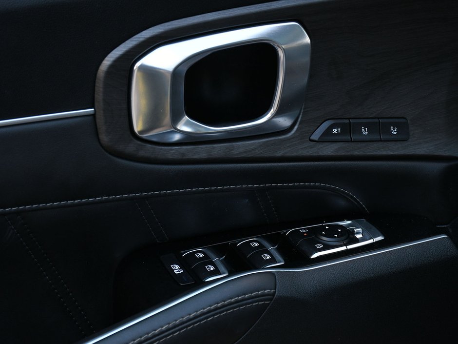 2024 Kia Sorento X-Line Limited CPO | NAVI | 3rd Row Seating | Blindspot Monitor | Moonroof | Backup Camera