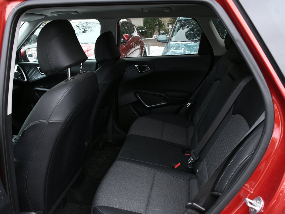 2022 Kia Soul EX+-12