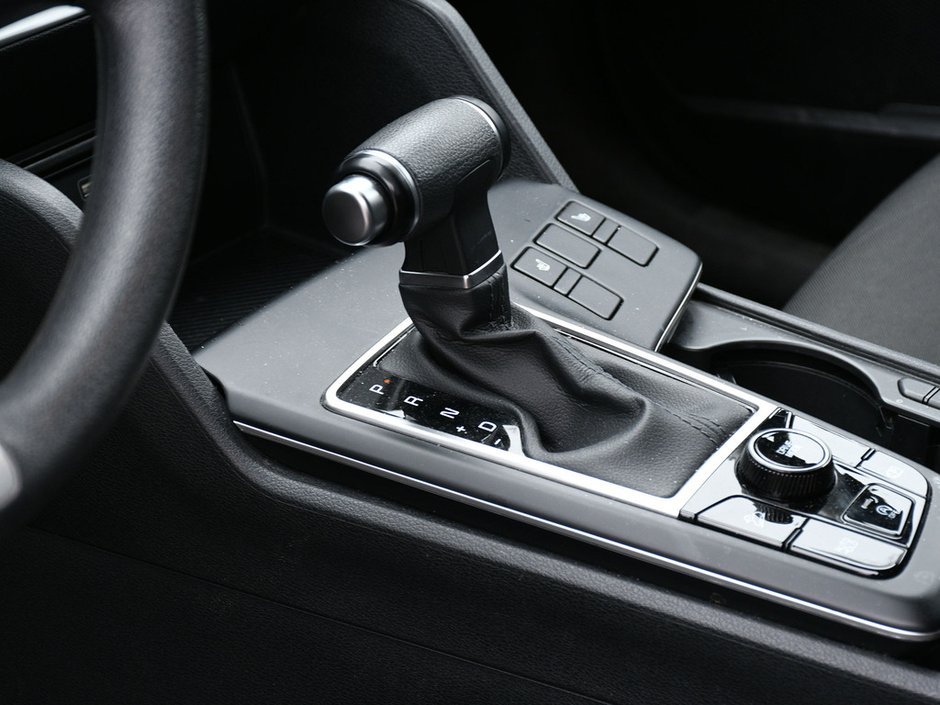 2023 Kia Sportage LX-8