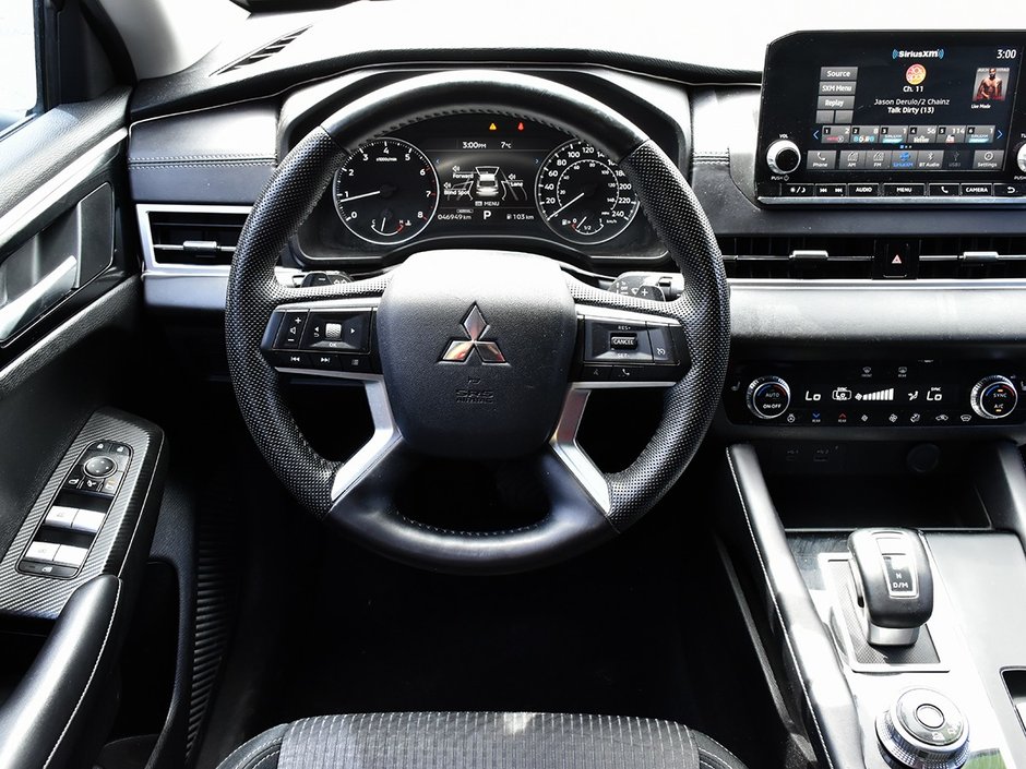 2023 Mitsubishi Outlander LE