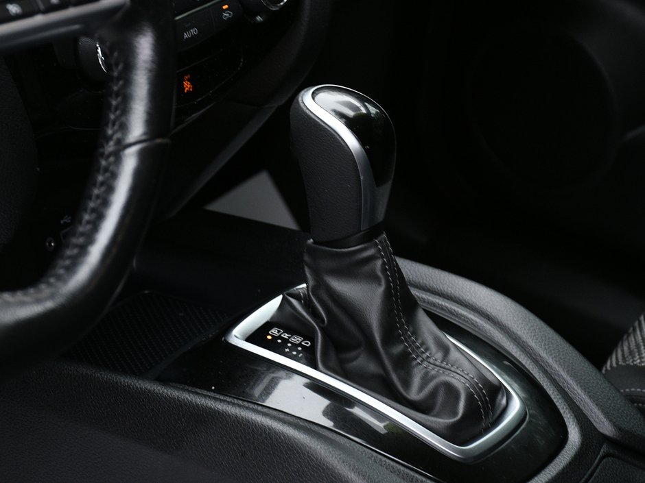 2020 Nissan Qashqai SV CLEAN CARFAX| ONE OWNER| ONTARIO VEHICLE | INTELLIGENT EMERGENCY BRAKING | FORWARD COLLISION WARNING