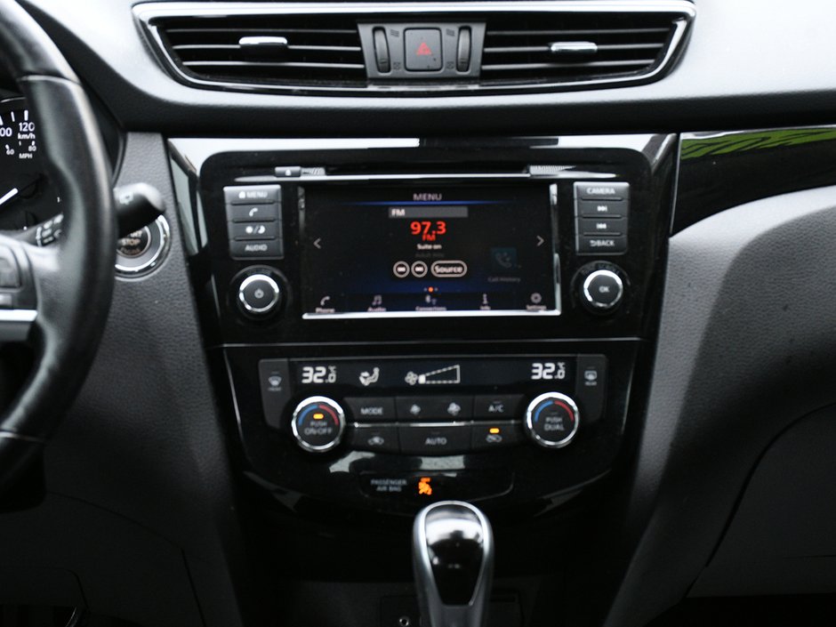 2020 Nissan Qashqai SV CLEAN CARFAX| ONE OWNER| ONTARIO VEHICLE | INTELLIGENT EMERGENCY BRAKING | FORWARD COLLISION WARNING