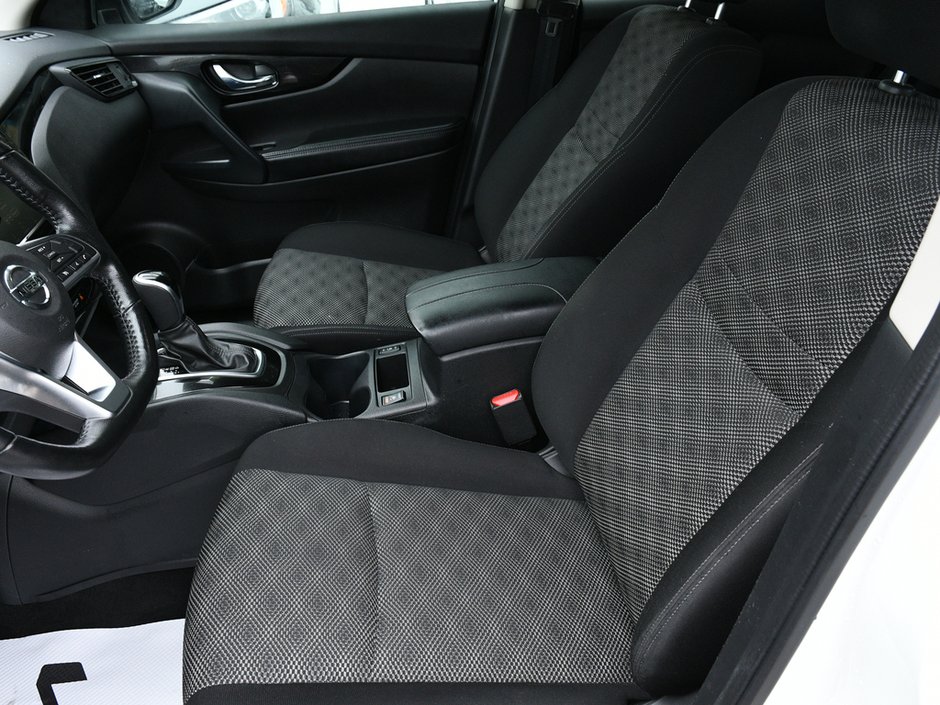 2020 Nissan Qashqai SV CLEAN CARFAX| ONE OWNER| ONTARIO VEHICLE | INTELLIGENT EMERGENCY BRAKING | FORWARD COLLISION WARNING