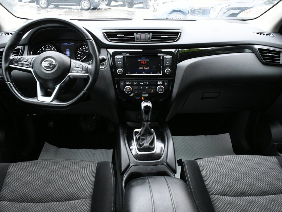 2020 Nissan Qashqai SV CLEAN CARFAX| ONE OWNER| ONTARIO VEHICLE | INTELLIGENT EMERGENCY BRAKING | FORWARD COLLISION WARNING