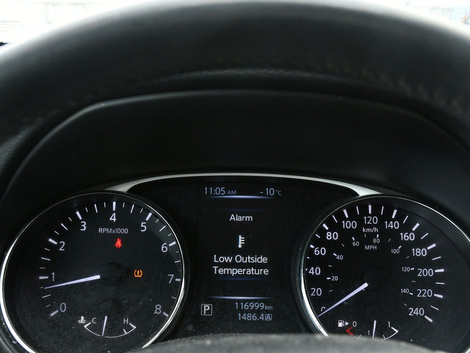 2015 Nissan Rogue SL Certified | Backup Camera | Heated/Power Mirrors | Moonroof