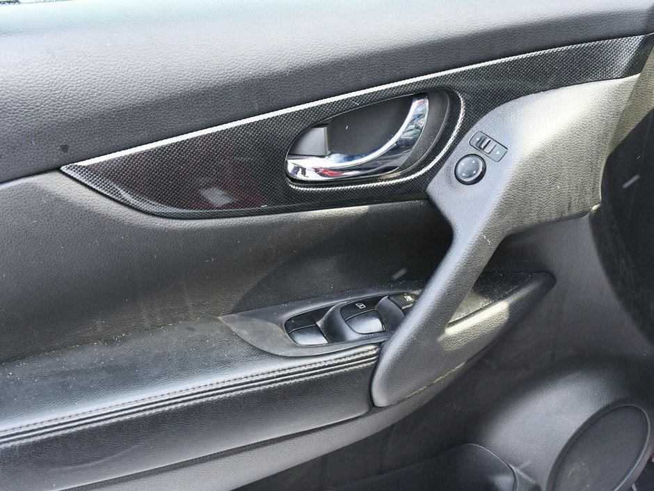 2015 Nissan Rogue SL Certified | Backup Camera | Heated/Power Mirrors | Moonroof