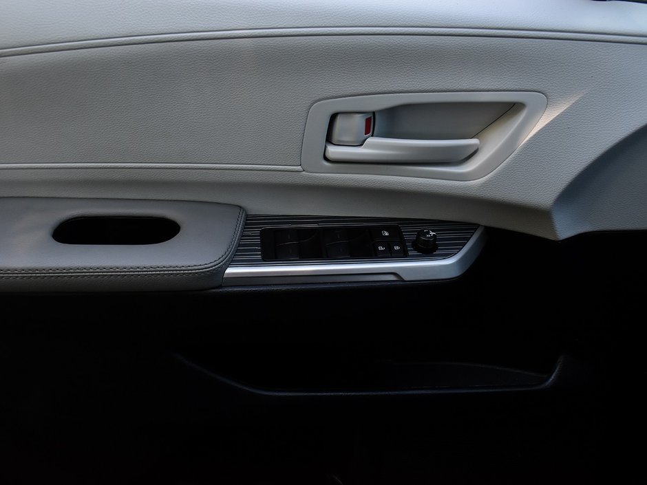 2025 Toyota Sienna LE