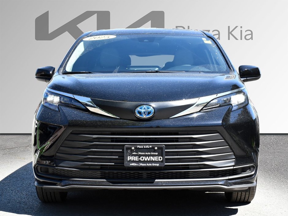 2025 Toyota Sienna LE