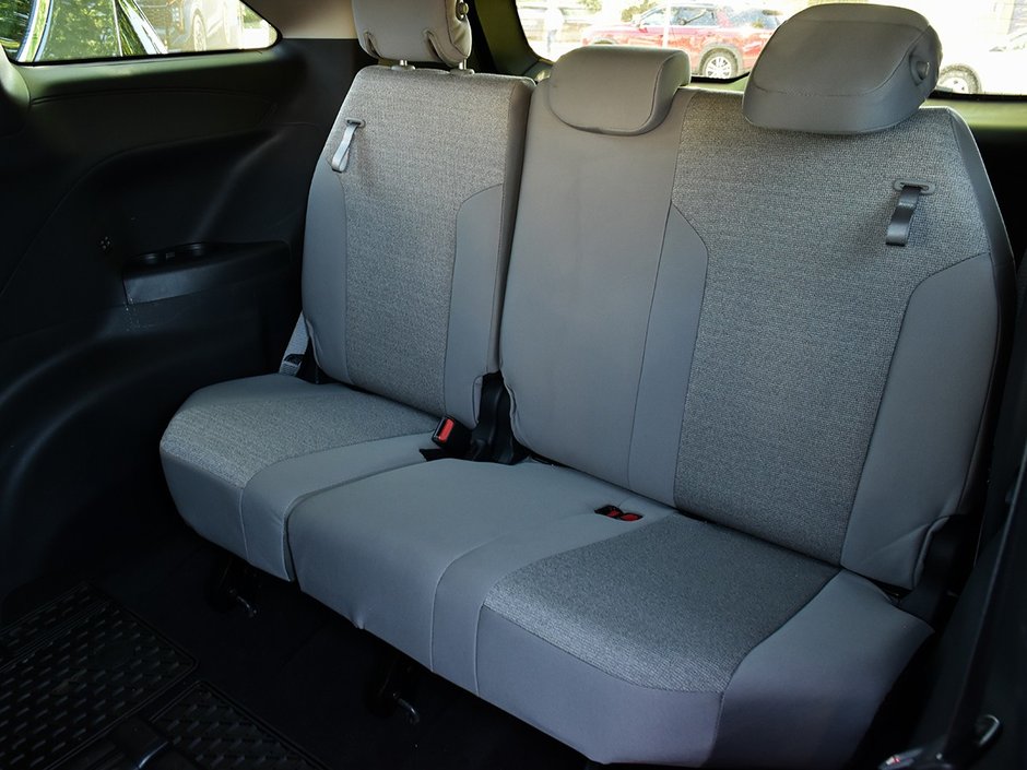 2025 Toyota Sienna LE