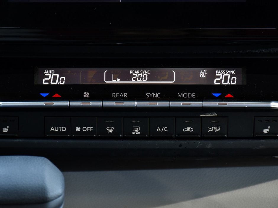 2025 Toyota Sienna LE