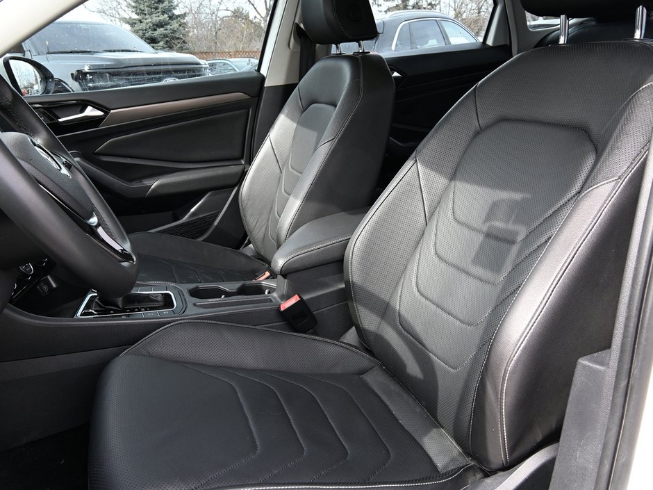 2020 Volkswagen Jetta Execline Leather Seats l Nav l Back Up Camera