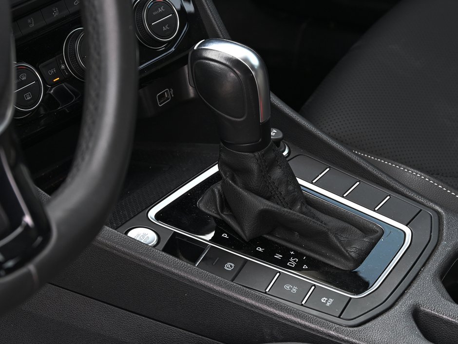 2020 Volkswagen Jetta Execline Leather Seats l Nav l Back Up Camera