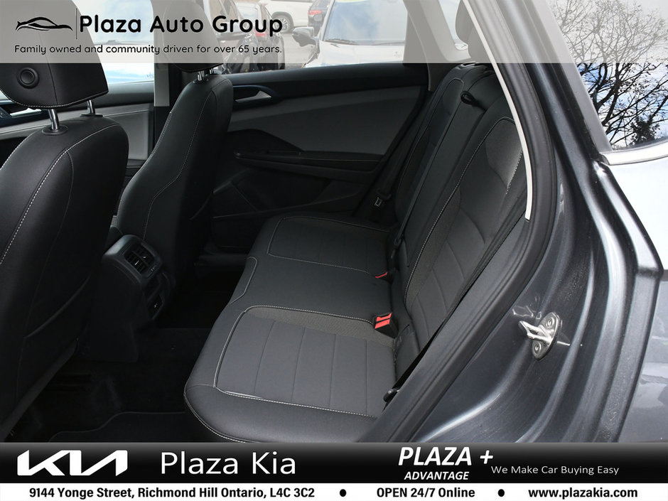 2024 Volkswagen Taos COMFORTLINE Pano Roof|Carplay|Blind Spot Assist|Low Kms|