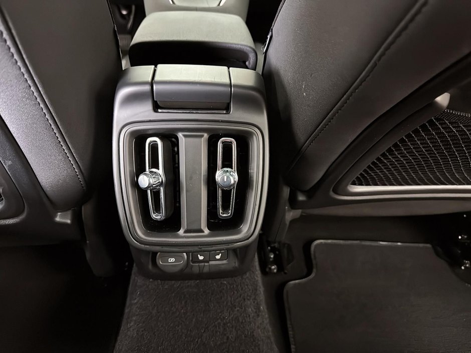 2025 Polestar 2-12