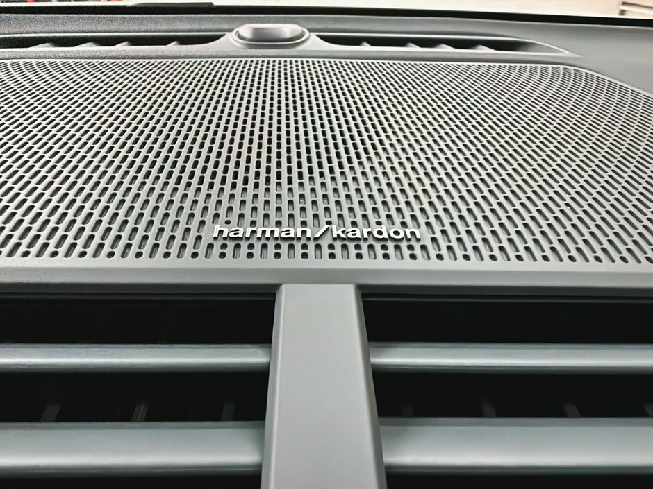 2025 Polestar 2-19