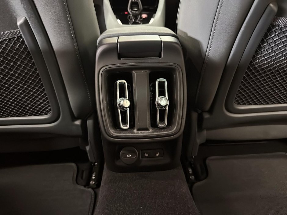 2025 Polestar 2-12