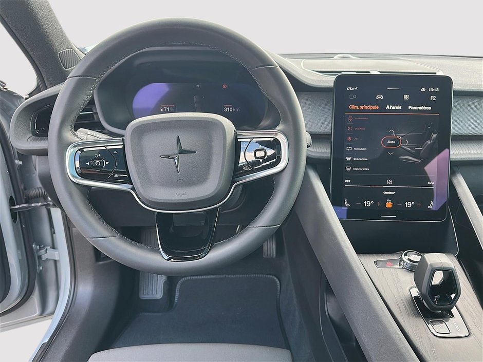 Polestar 2  2025-10