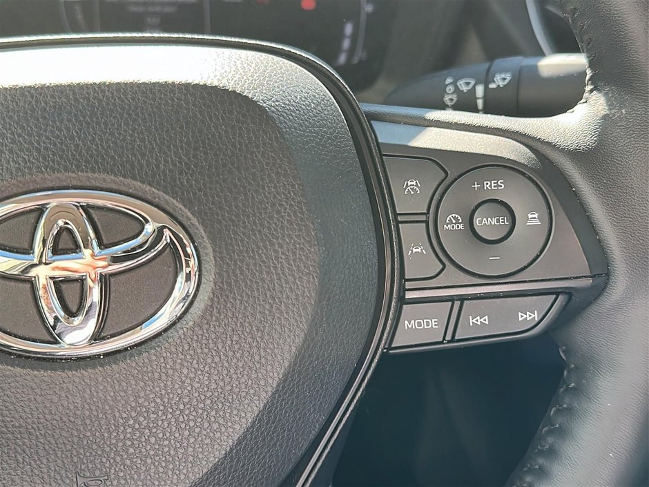 Toyota Corolla LE AWD 2025-15