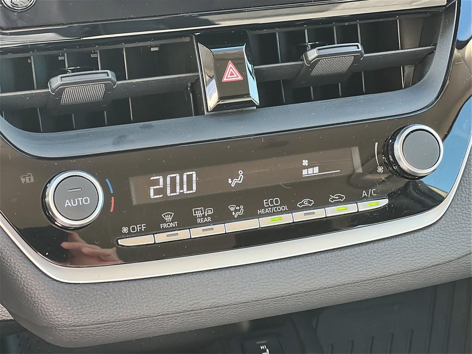 Toyota Corolla LE AWD 2025-18