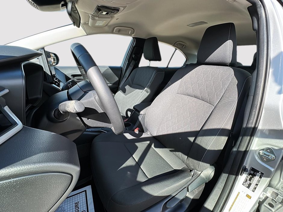 Toyota Corolla LE AWD 2025-8