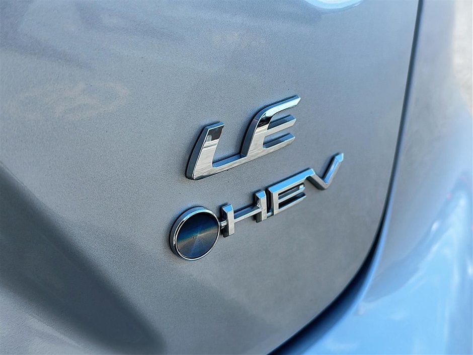 Toyota Corolla LE AWD 2025-13