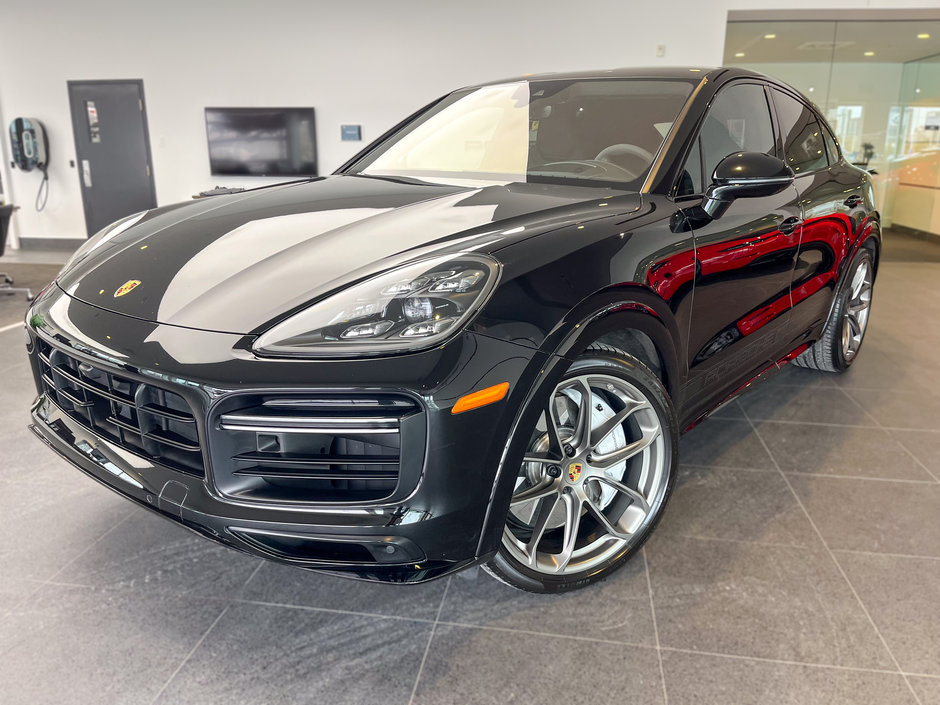 2020  Cayenne Turbo Coupe Lightweight Sport Package in Laval, Quebec