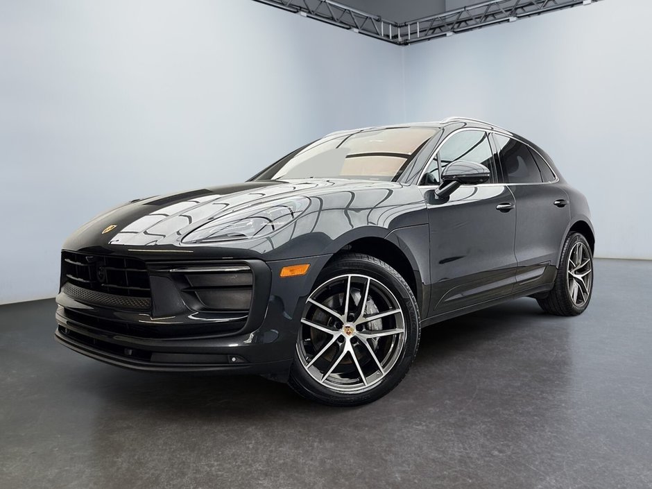 2023  Macan Premium Package Plus in Laval, Quebec