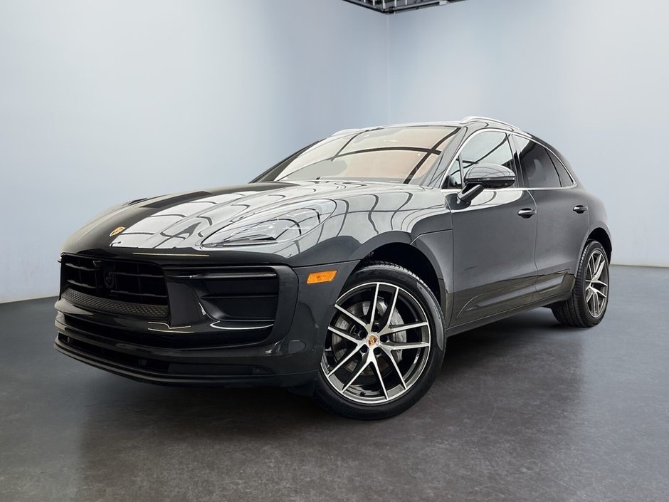 2023  Macan Premium Package Plus in Laval, Quebec