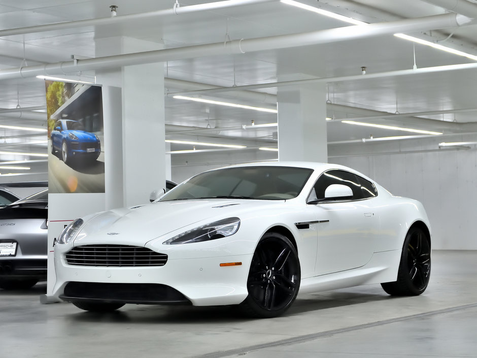 Aston Martin Virage 2+2 Coupe / V12 / Bluetooth 2012 à Laval, Québec