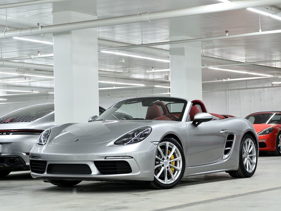 Porsche 718 Boxster S 2024 à Laval, Québec