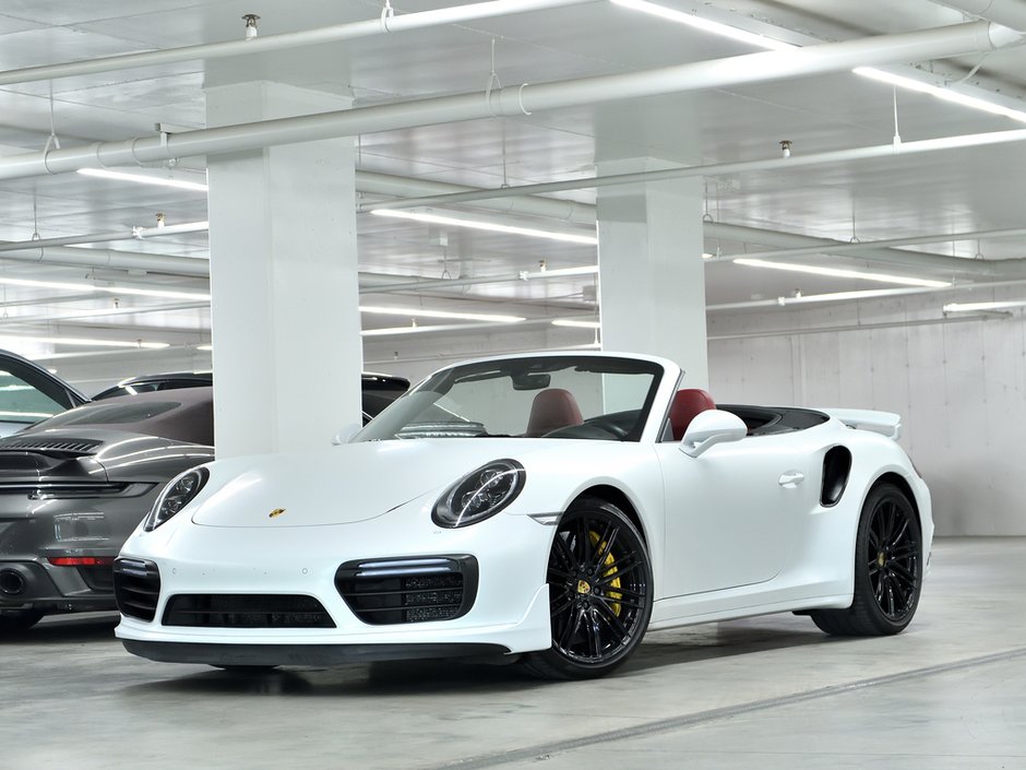 Porsche 911 2dr Cabriolet Turbo / PCCBs / Burmester High End 2017 à Laval, Québec