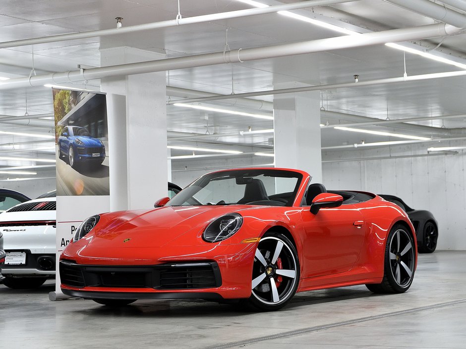 2024 Porsche 911 Carrera 4S Cabriolet / Premium + Sport Package in Laval, Quebec