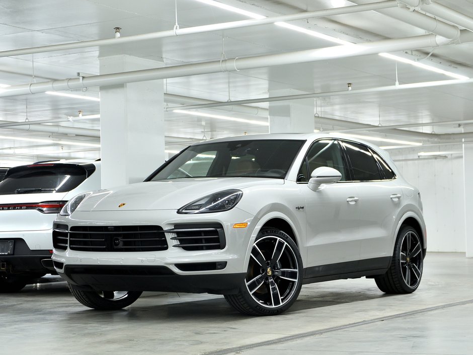 Porsche Cayenne Platinum Edition E-Hybrid AWD / Premium Plus 2023 à Laval, Québec