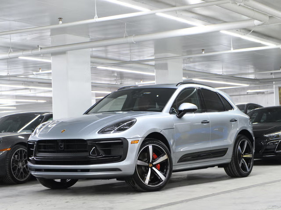 Porsche Macan AWD / Premium Package /Air Suspension / Hitch 2024 à Laval, Québec