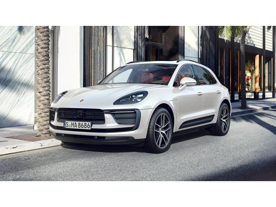 2024 Porsche Macan AWD / BOSE / Trailer Hitch / Premium Pack Plus in Laval, Quebec