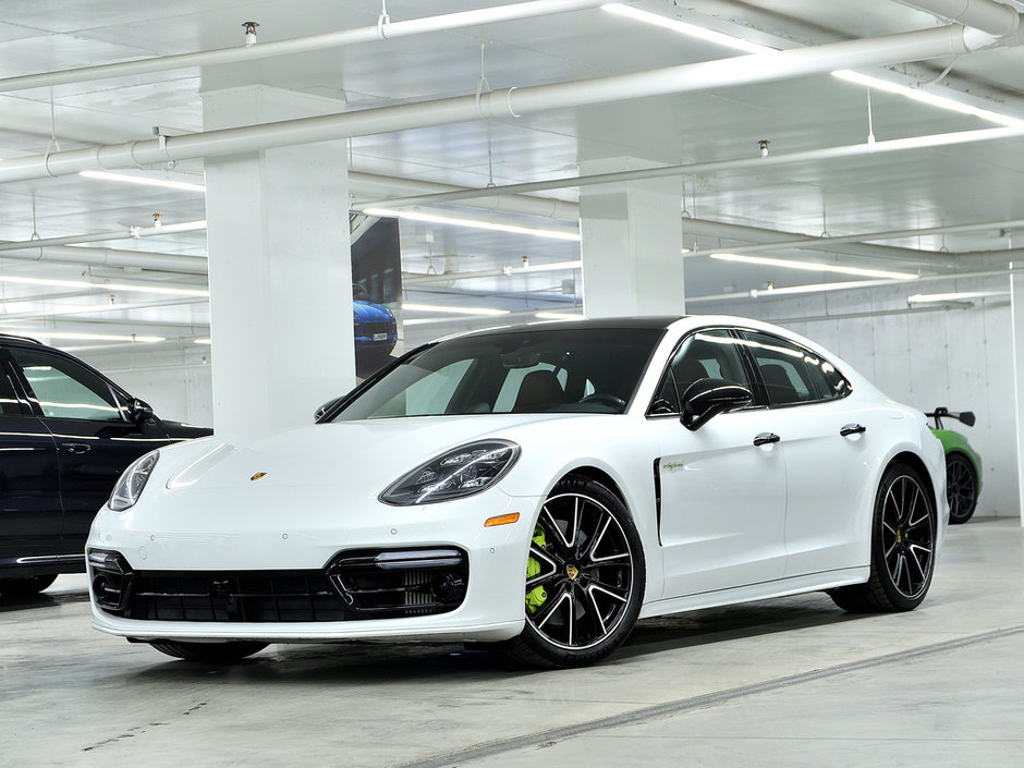 Porsche Panamera E-Hybrid / Sport Design / Premium Package plus / 2019 à Laval, Québec