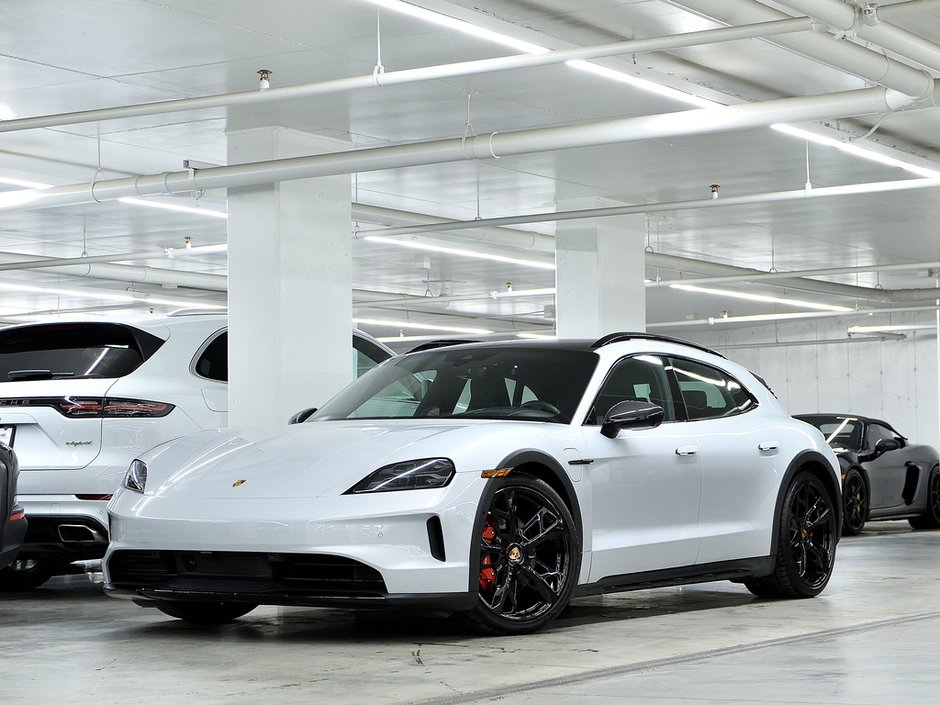 2025 Porsche Taycan 4S Cross Turismo AWD / Premium + Performance Pack in Laval, Quebec