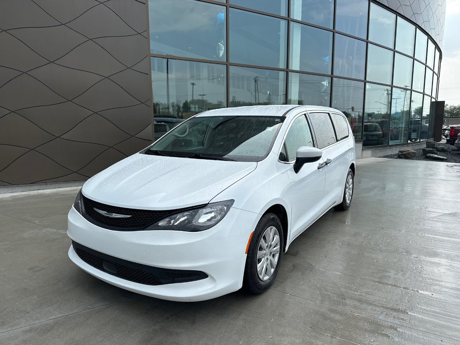 2021 Chrysler Grand Caravan SE in Winnipeg, Manitoba - w940px