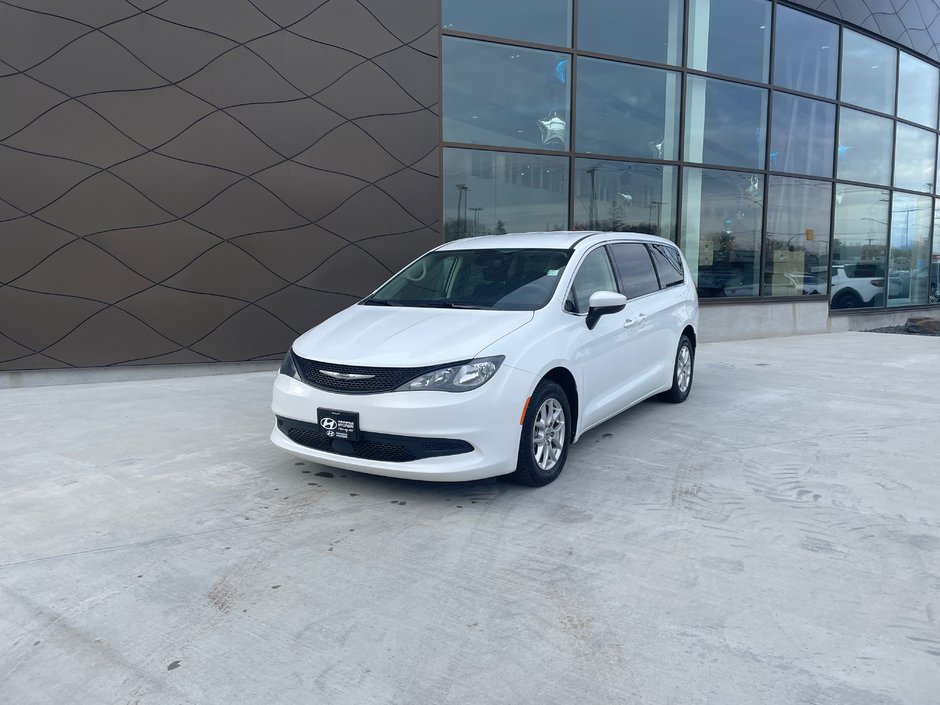 2022 Chrysler Grand Caravan SXT in Winnipeg, Manitoba - w940px