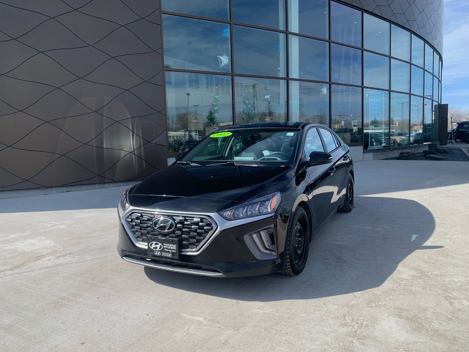 2022 Hyundai IONIQ PLUG-IN HYBRID Preferred in Winnipeg, Manitoba - w940px