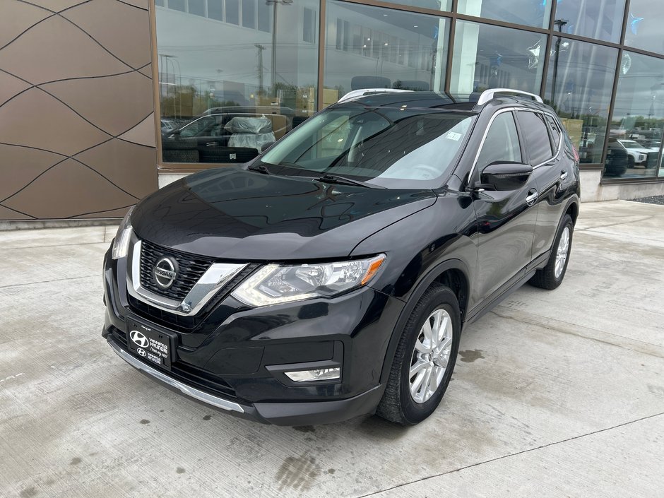 2019 Nissan Rogue SV in Winnipeg, Manitoba - w940px