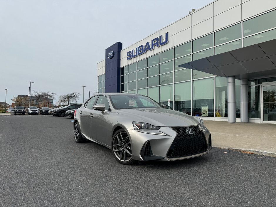 2018  IS 300 AWD F Sport Cuir rouge Toit ouvrant Bluetooth in Sainte-Julie, Quebec