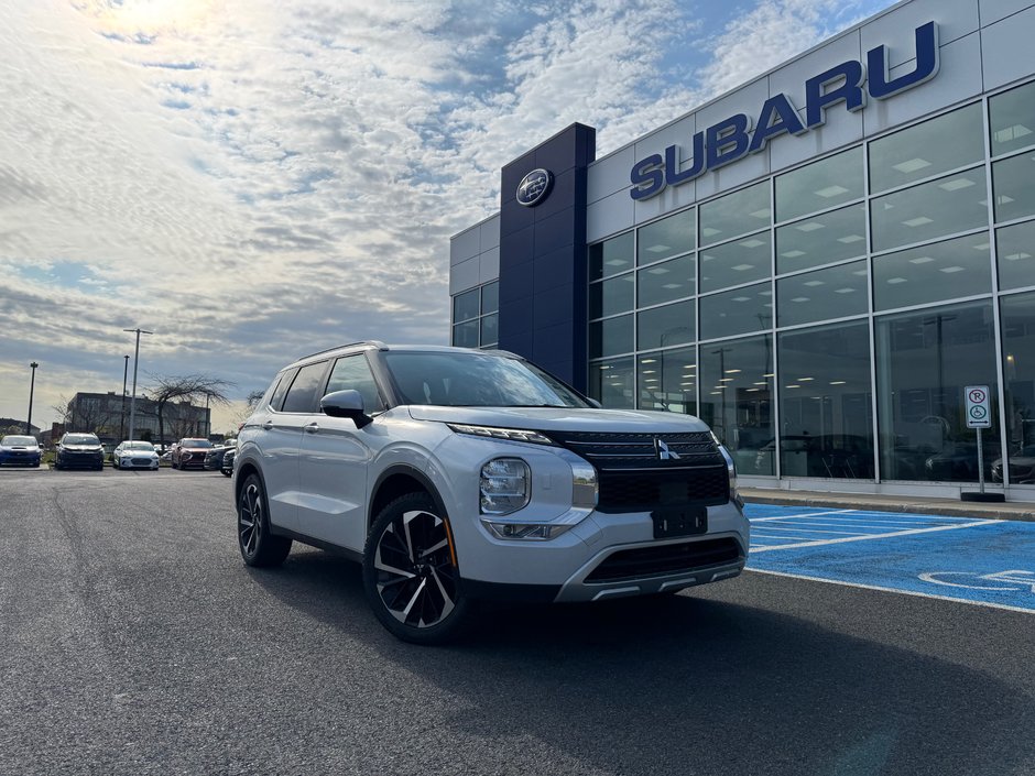 2022 Mitsubishi Outlander SEL AWD Cuir Toit pano Volant chauffant in Sainte-Julie, Quebec