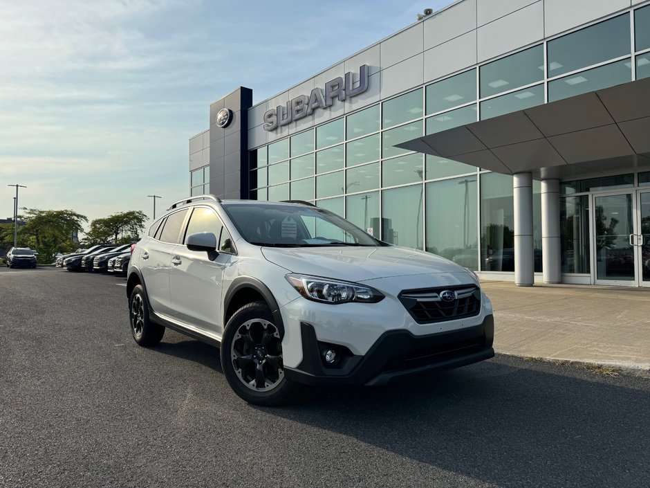 2021  Crosstrek Tourisme Carplay Volant chauffant CERTIFIÉ in Sainte-Julie, Quebec