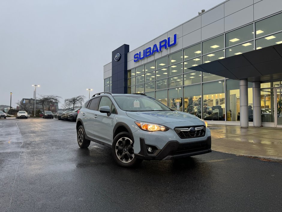 2021  Crosstrek Tourisme Carplay Volant chauffant CERTIFIÉ in Sainte-Julie, Quebec