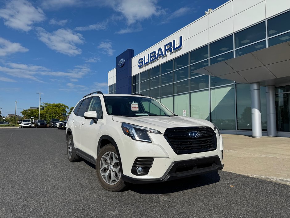 2023 Subaru Forester Tourisme Carplay Volant chauffant Toit pano in Sainte-Julie, Quebec