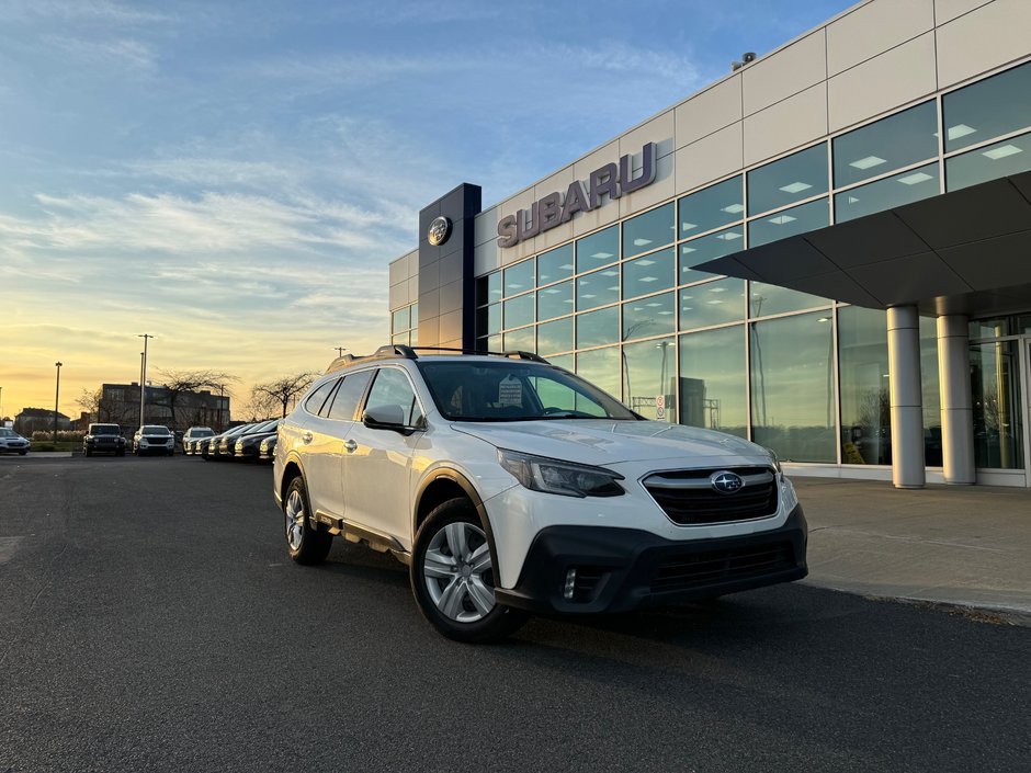 2022  Outback Commodité Carplay Volant chauffant CERTIFIÉ in Sainte-Julie, Quebec